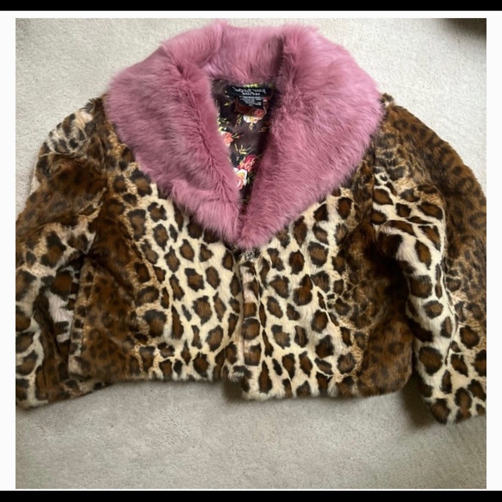 Betsey Johnson leopard print coat with rabbit fur pink collar